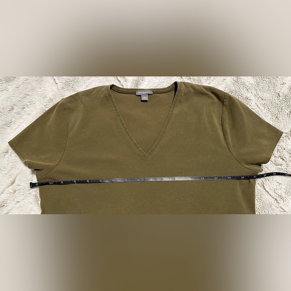 Ann Taylor Khaki V-Neck Short Sleeve Olive Green Tee - Picture 3 of 8